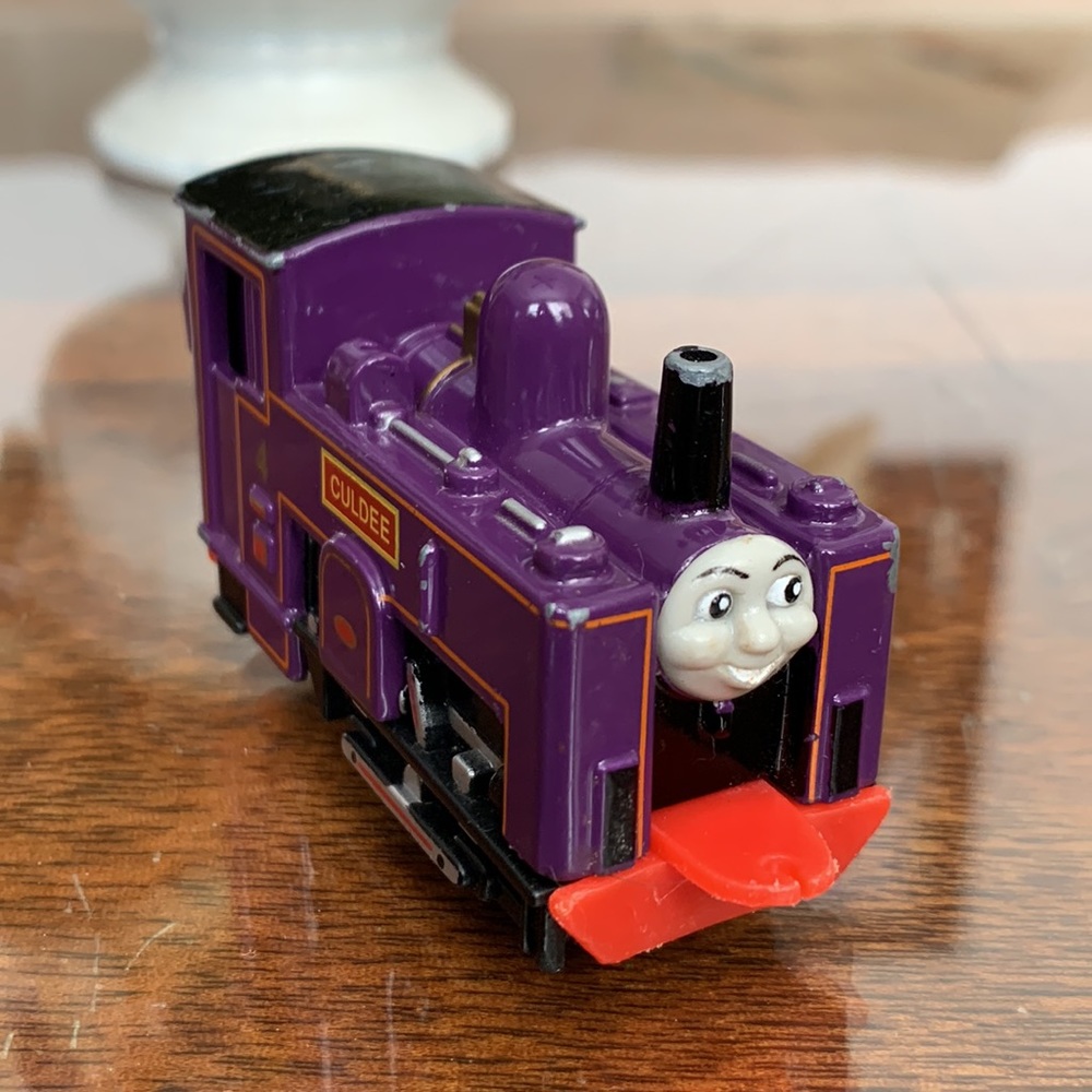 Vintage ERTL Thomas Tank Engine & Friends 4 Culdee Purple Train 1995 Diecast toy
